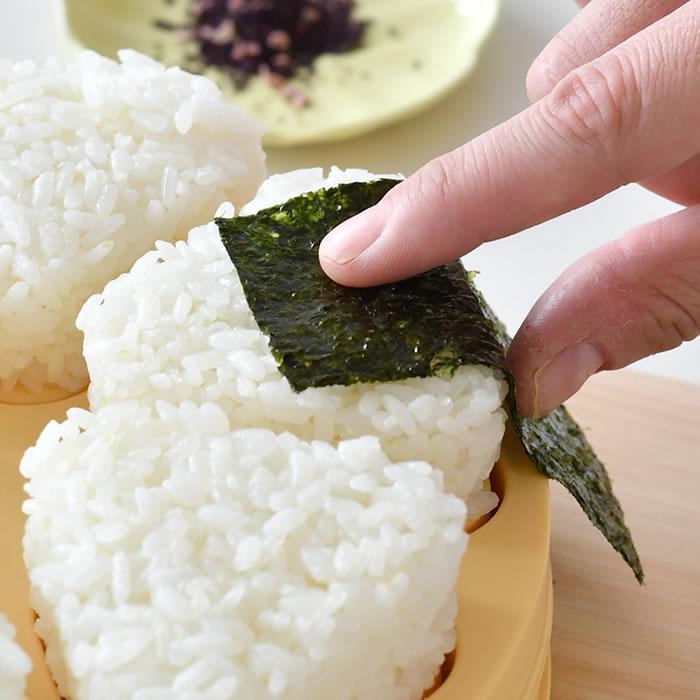 Akebono Quick & Fun Onigiri Maker 6-Space Pop-Up Onigiri Mold - Image 4