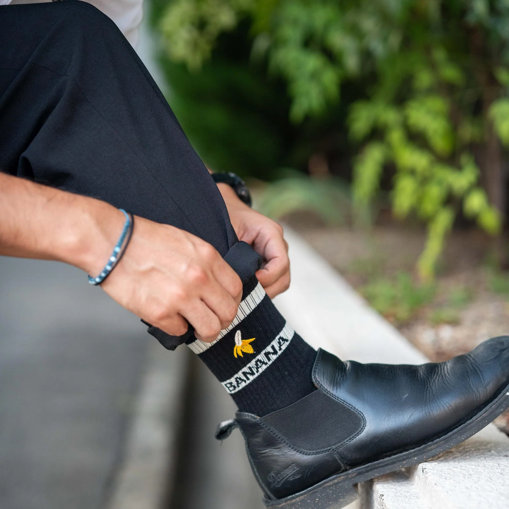 Banana Deodorizing & Sustainable Black Crew Socks 25-28cm - Image 6