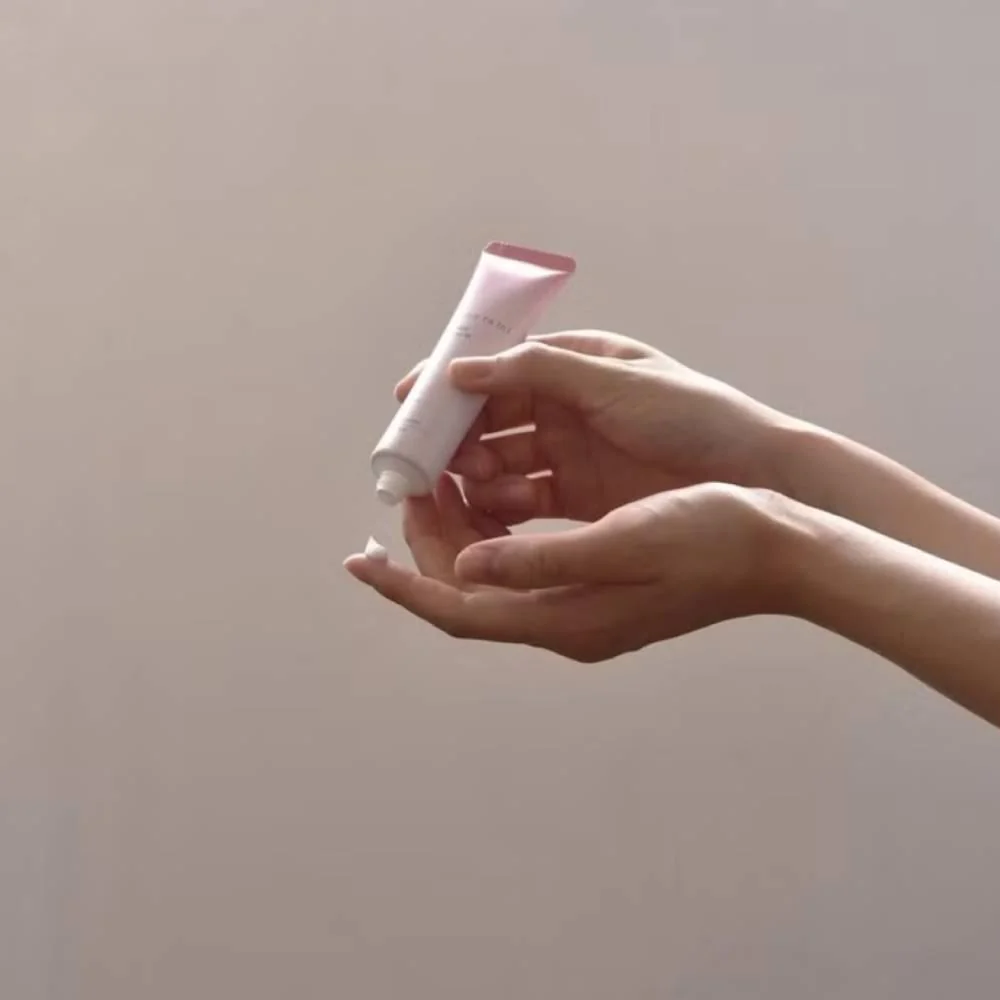 Hana To Mi Hand Cream Baika Sweet Floral Lavender x Rose 40g - Image 2