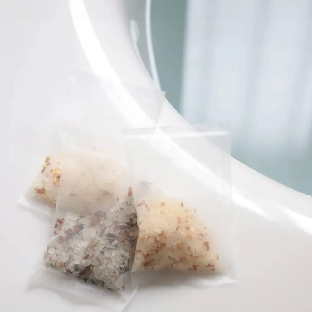 Hana To Mi Herb Bath Salt Jiju Oriental Green Hinoki Cypress x Neroli 40g - Image 2
