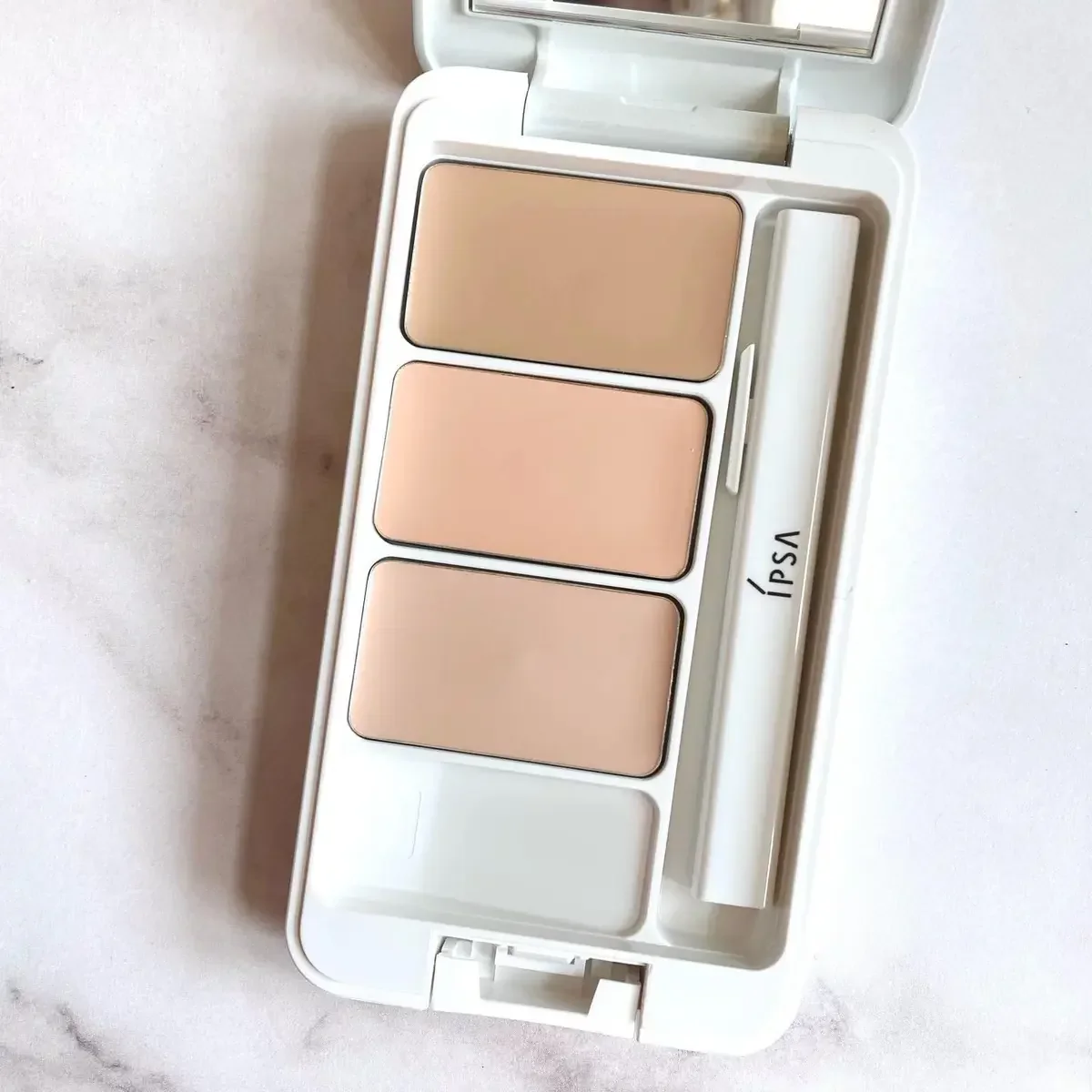 Ipsa Creative Concealer 3-In-1 Color Correcting Concealer SPF 25 4.5g - Image 4