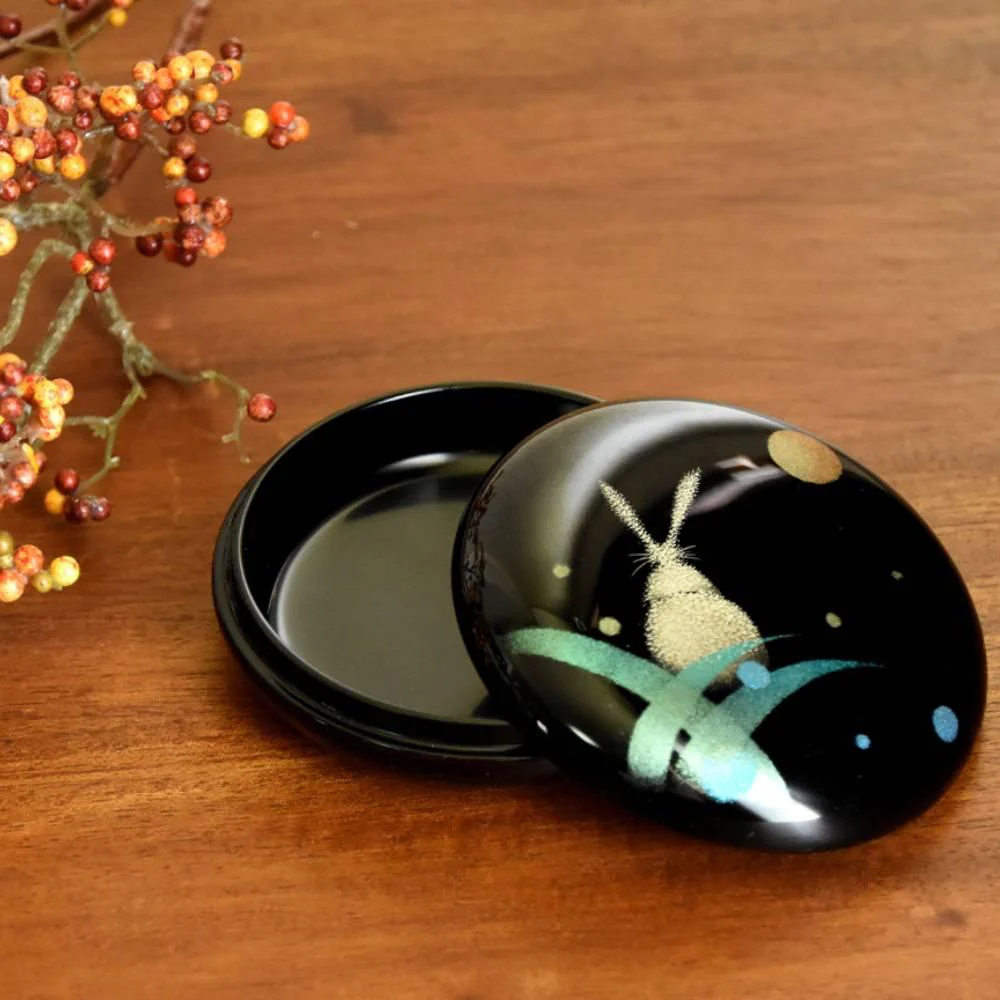 Isuke Japanese Lacquered Jewelry Case Moon & Rabbit - Image 3