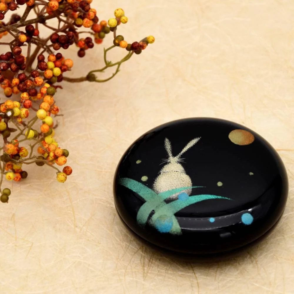 Isuke Japanese Lacquered Jewelry Case Moon & Rabbit - Image 4