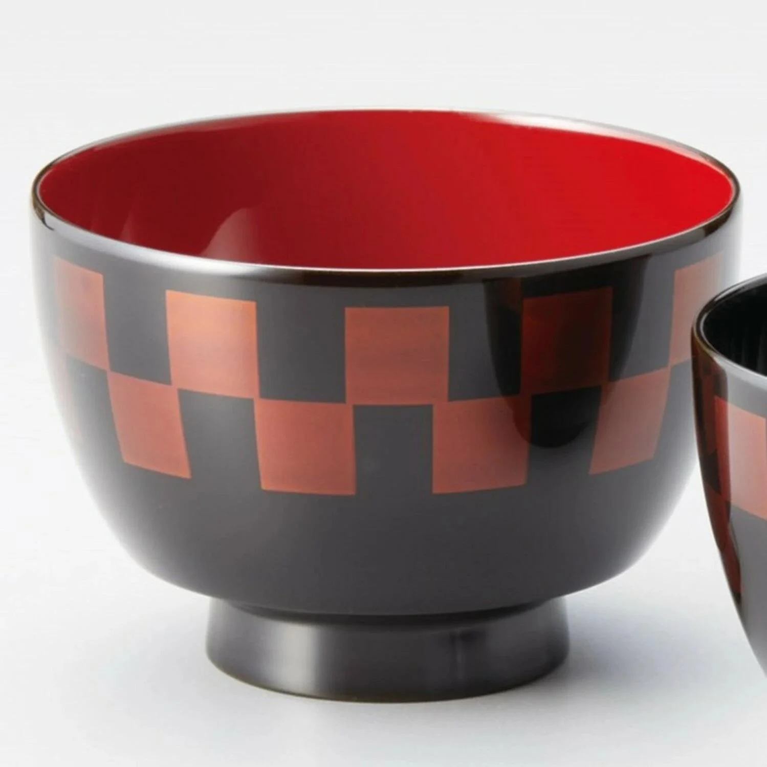 Isuke Sandalwood Lacquer Couple's Bowls Black & Vermilion (Set of 2) - Image 2