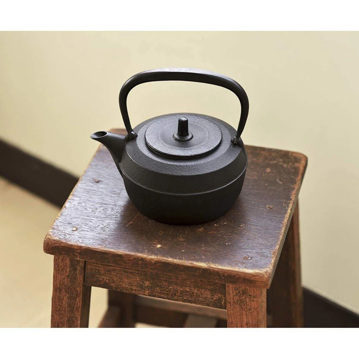 Iwachu Tetsubin Kettle Baum Japanese Cast Iron Teapot 1.1L - Image 2