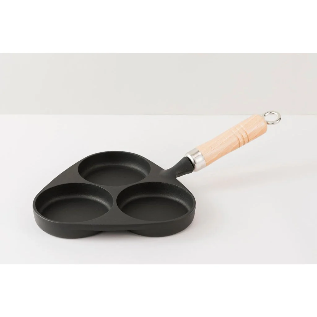 Iwachu Wooden Handle Egg Frying Pan Induction Cast Iron 3 Egg Pan - Image 4