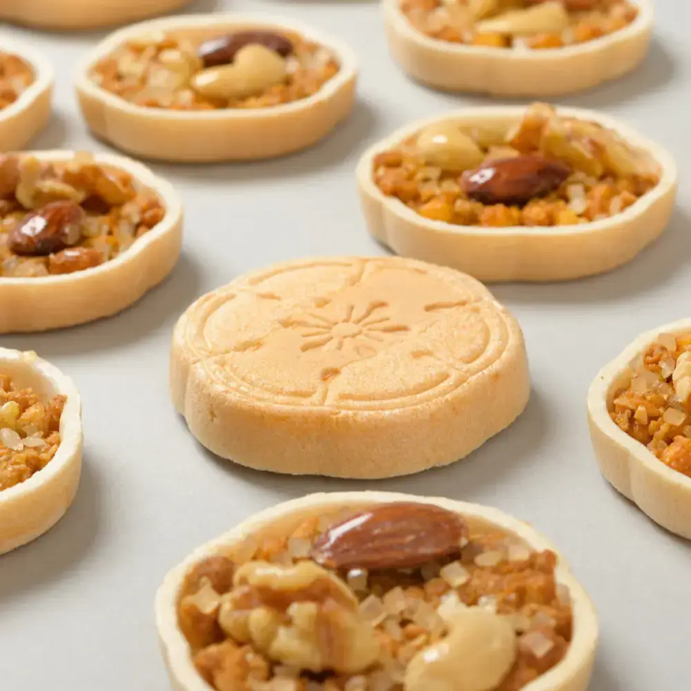 Kahou Sala Sanraku Crispy Wafer With Caramel Butter & Nuts (Pack of 10) - Image 5