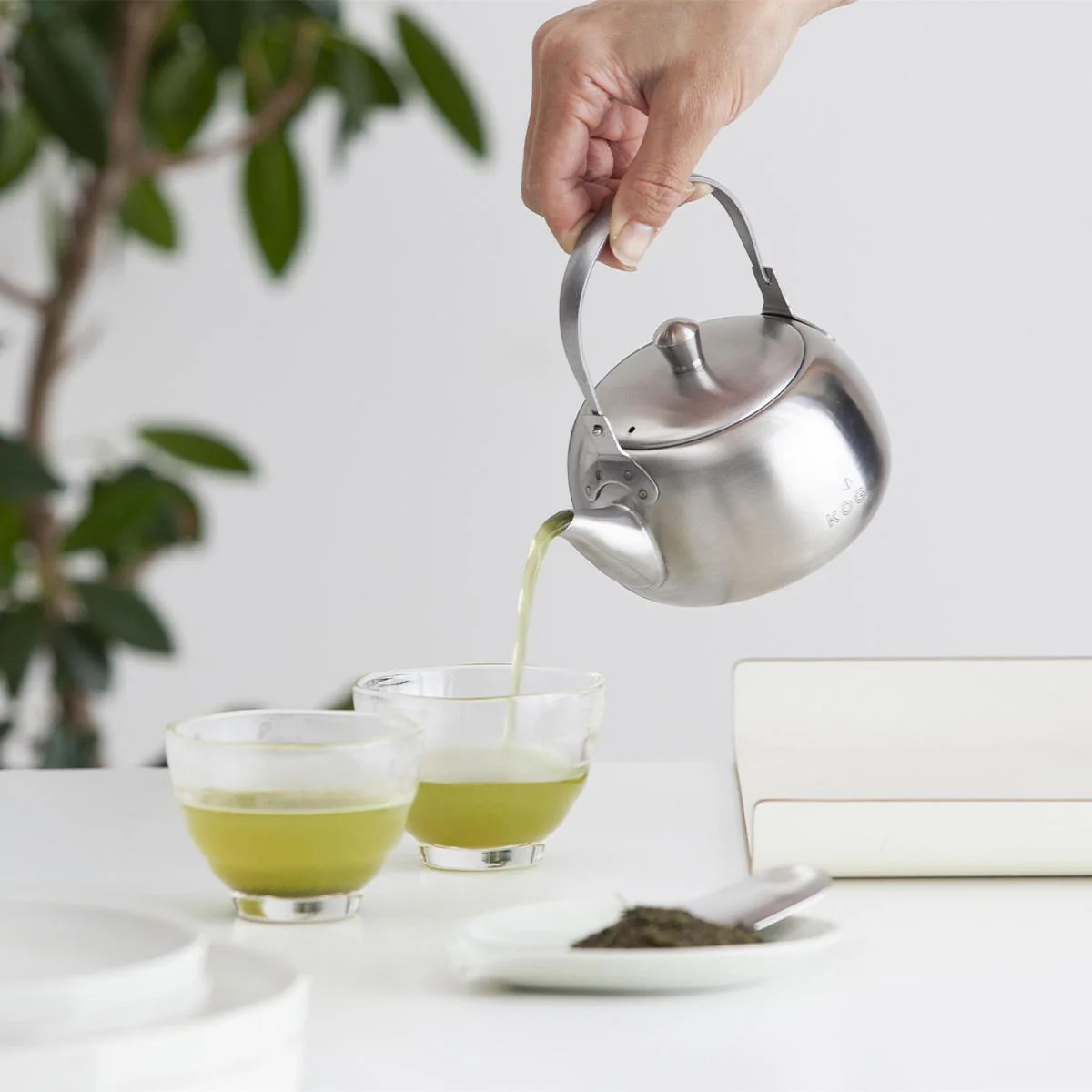 Kogu Metal Teapot Modern Stainless Steel Teapot With Strainer 500ml - Image 2