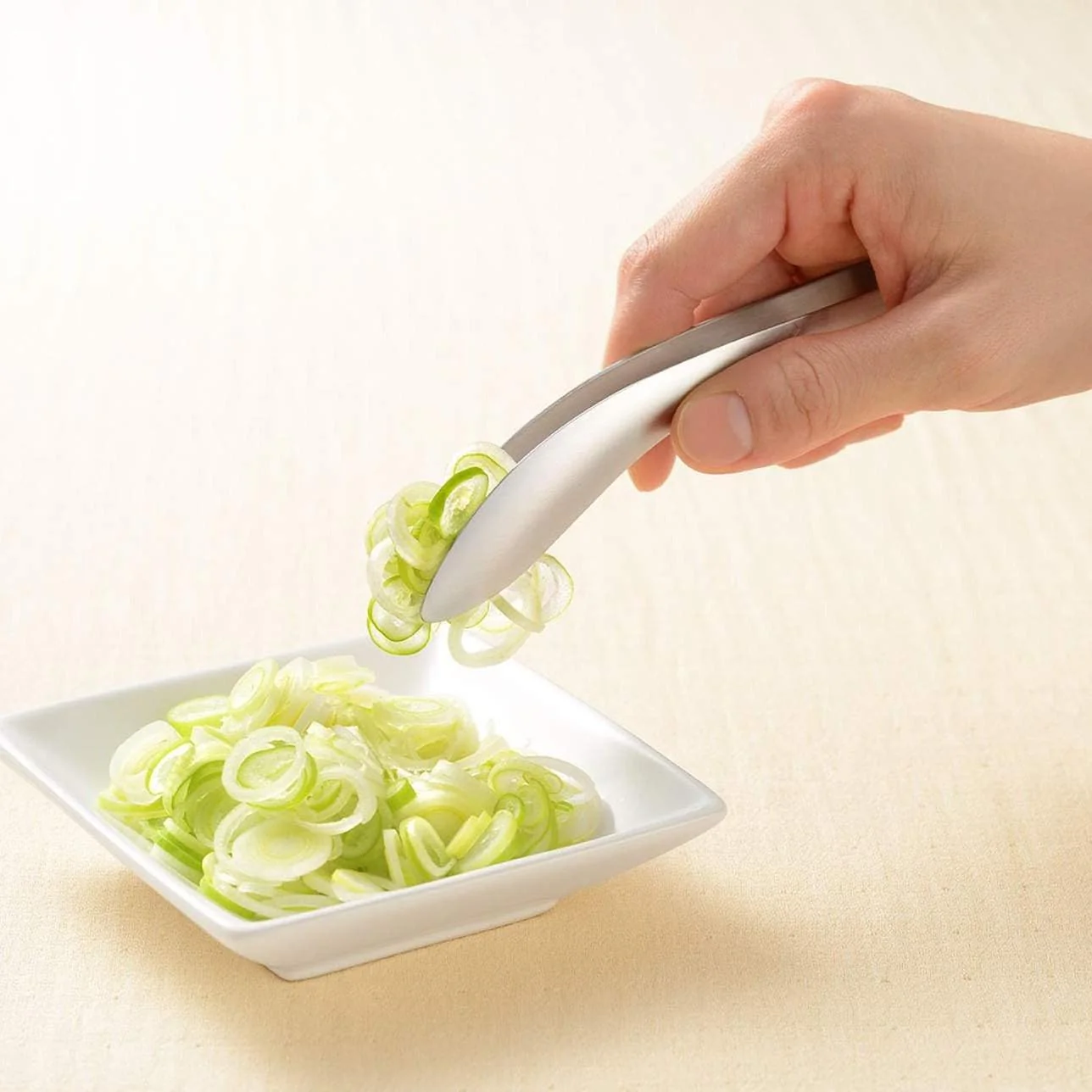 Leye Narrow Fingertip Tongs For Toppings & Garnishes - Image 4