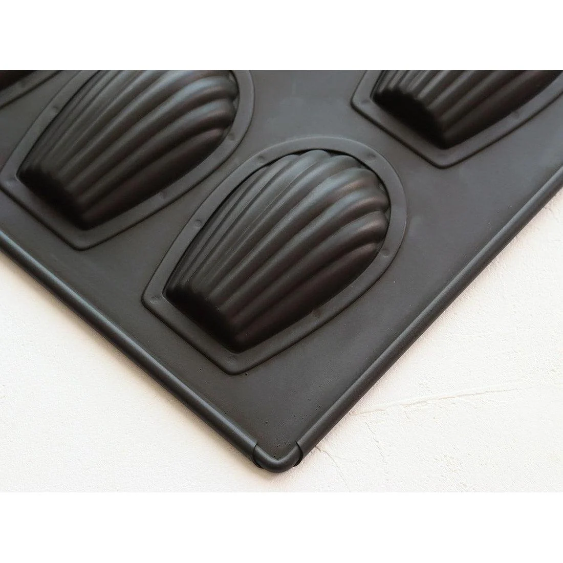 Matsunaga Premium Madeleine Mold (Nonstick Madeleine Mold) 8 Wells - Image 5