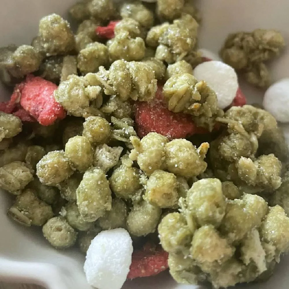 Nissin Gorogura Uji Matcha Granola With Strawberry & Mochi 280g - Image 3