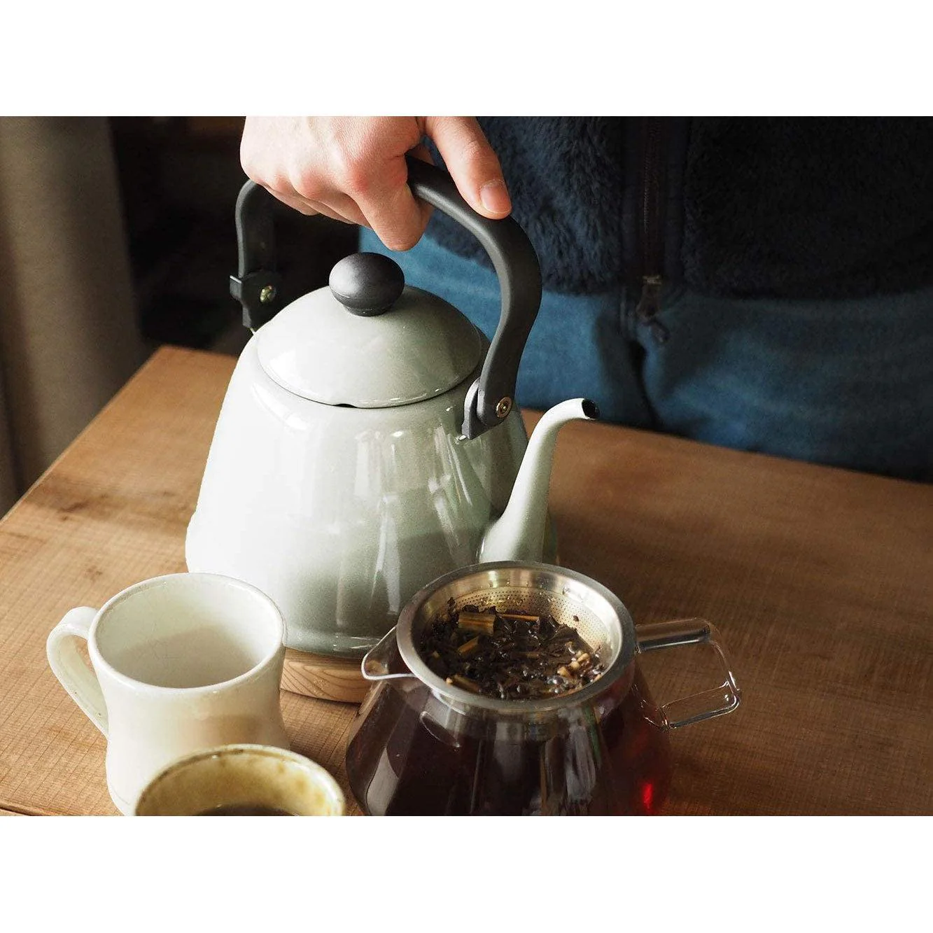 Noda Horo Drip Kettle II Japanese Enamel Gooseneck Kettle White 2L - Image 3