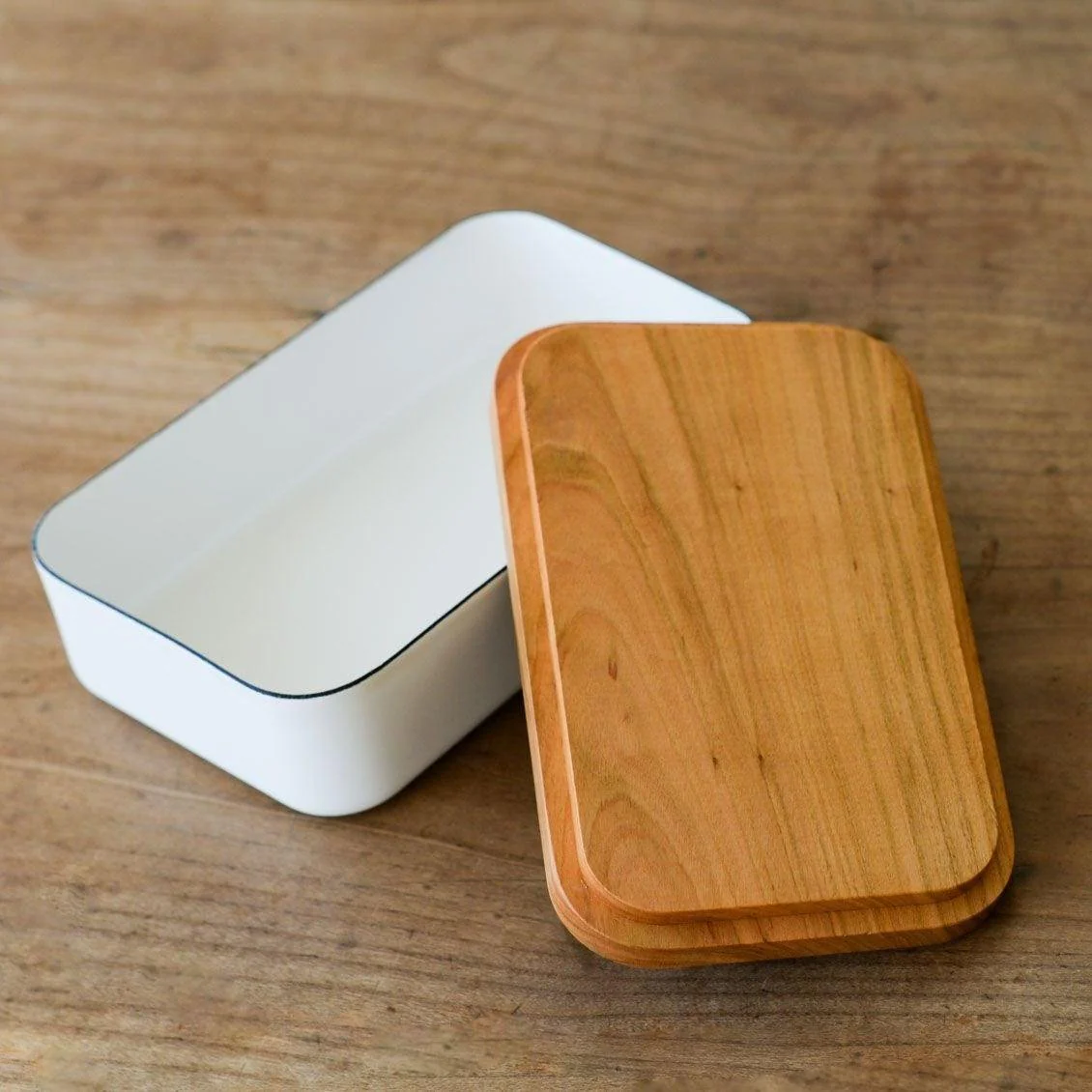 Noda Horo Enamel Butter Dish with Wooden Lid 200g - Image 3