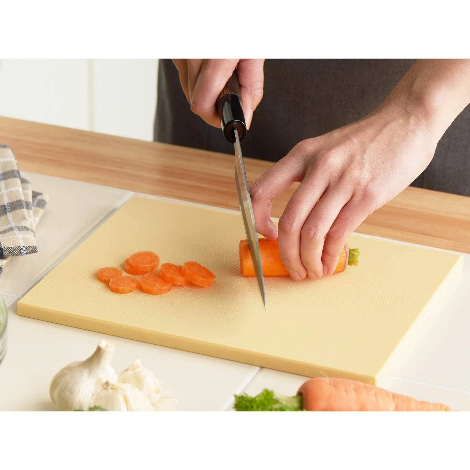 Parker Asahi Cookin' Antibacterial Rubber Cutting Board - Image 6