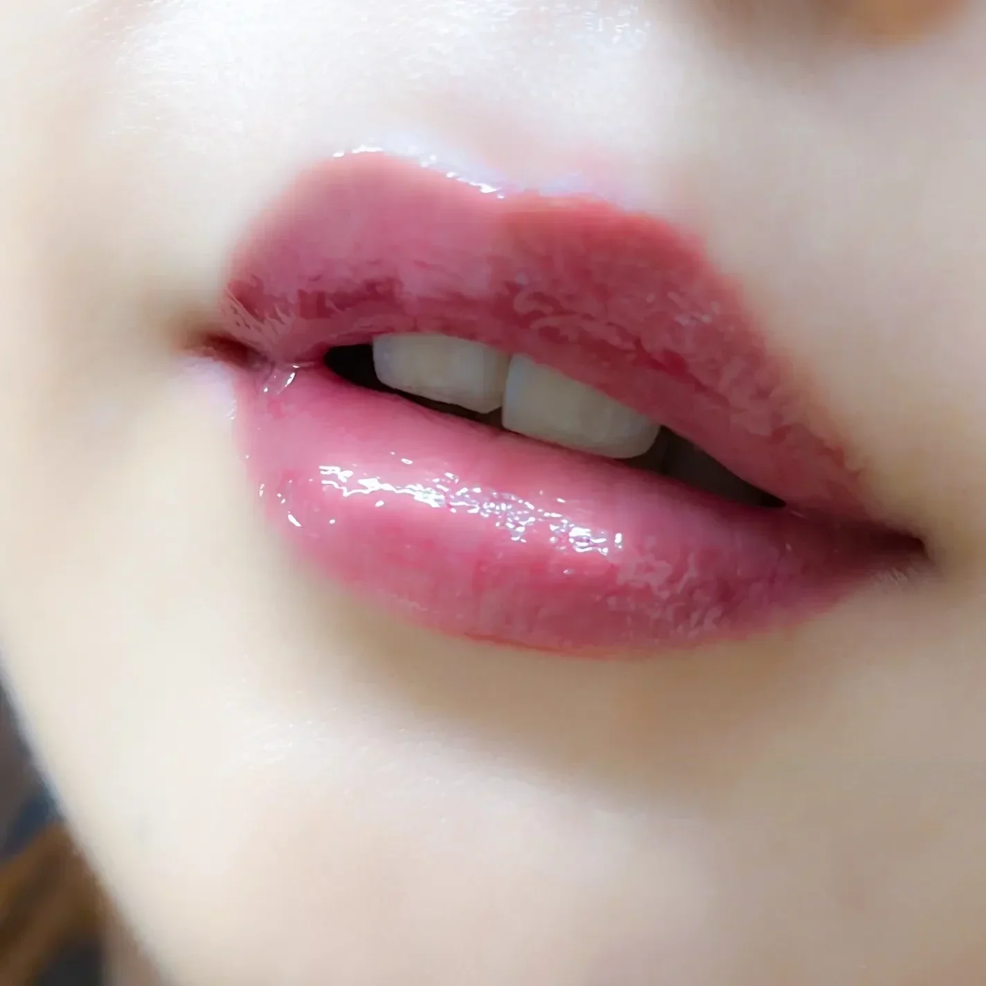 Mentholatum Lip Fondue Plum Red Moisturizing Lip Gloss 3.2g - Image 2