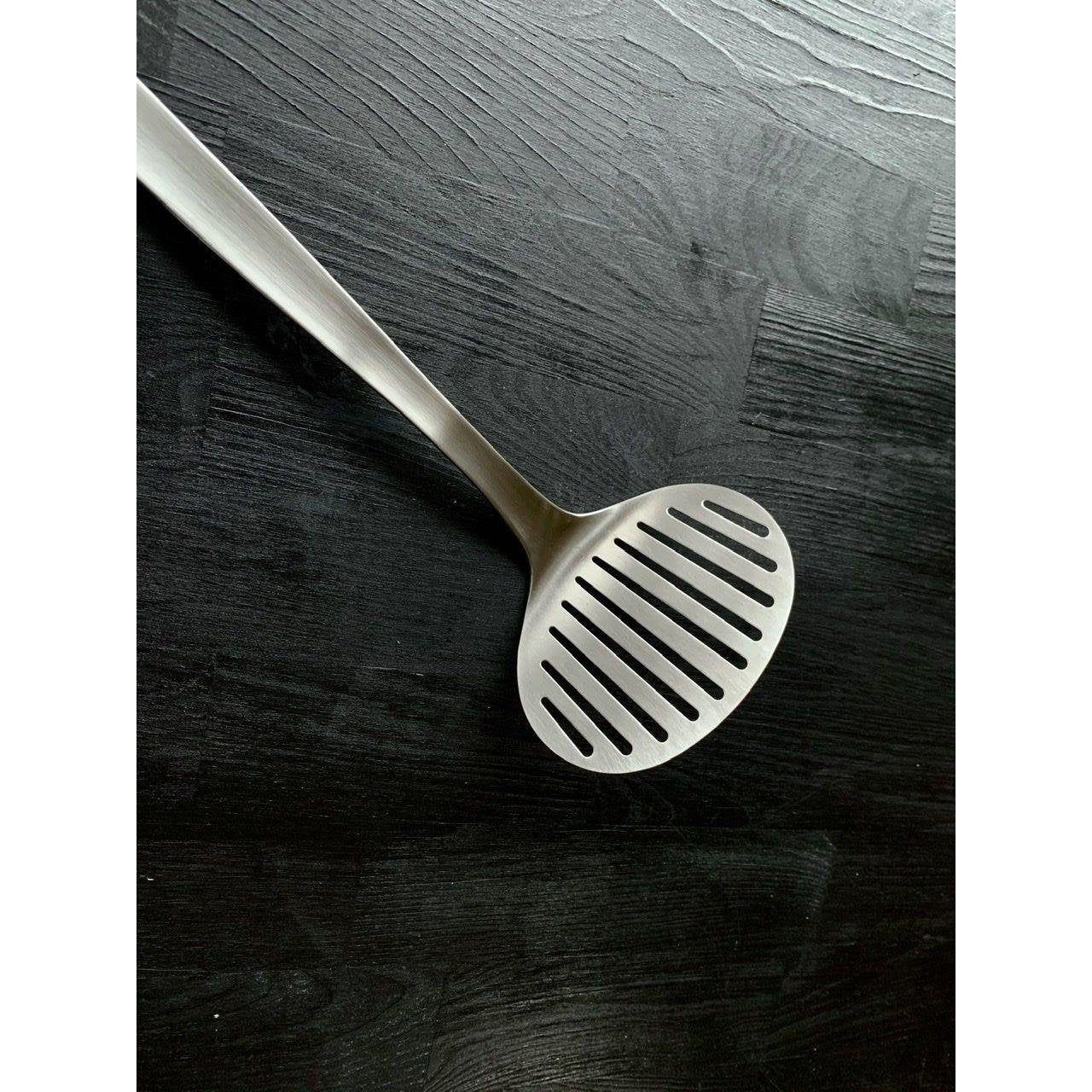 Sori Yanagi Slotted Turner Stainless Steel Grill Spatula 300mm - Image 3