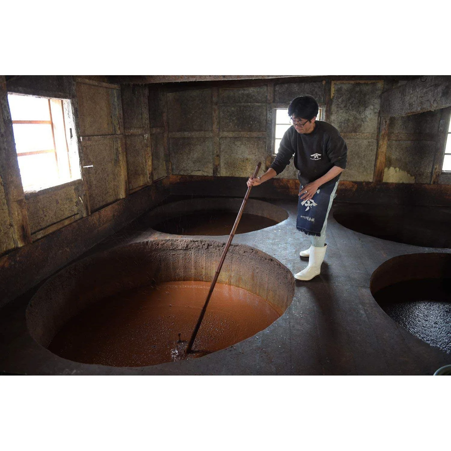 Yamaroku Tsurubishio Shoyu Barrel Aged Japanese Soy Sauce 500ml - Image 2